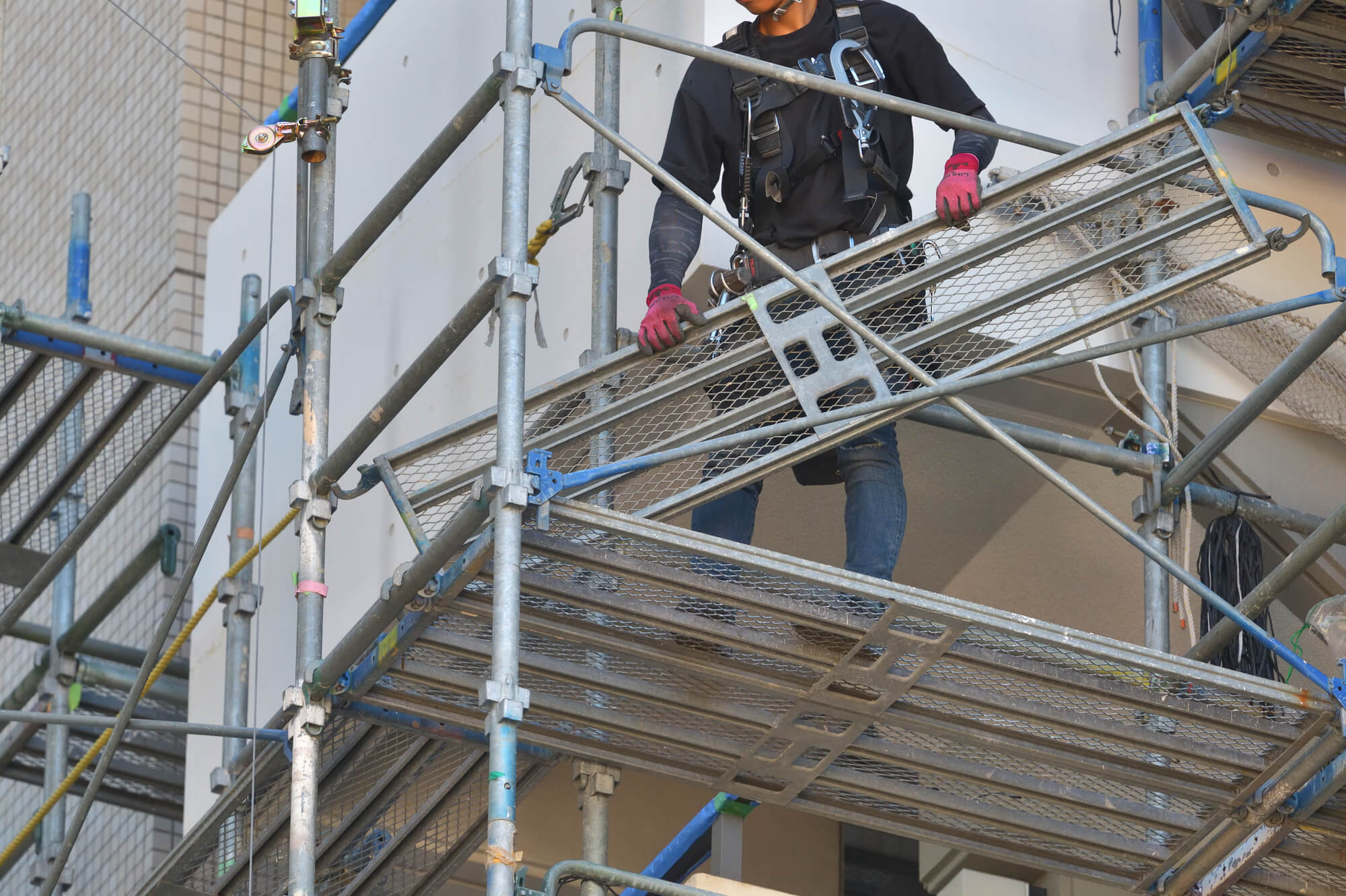 塗装業　足場組み立てなど　ホームページでできることを訴求