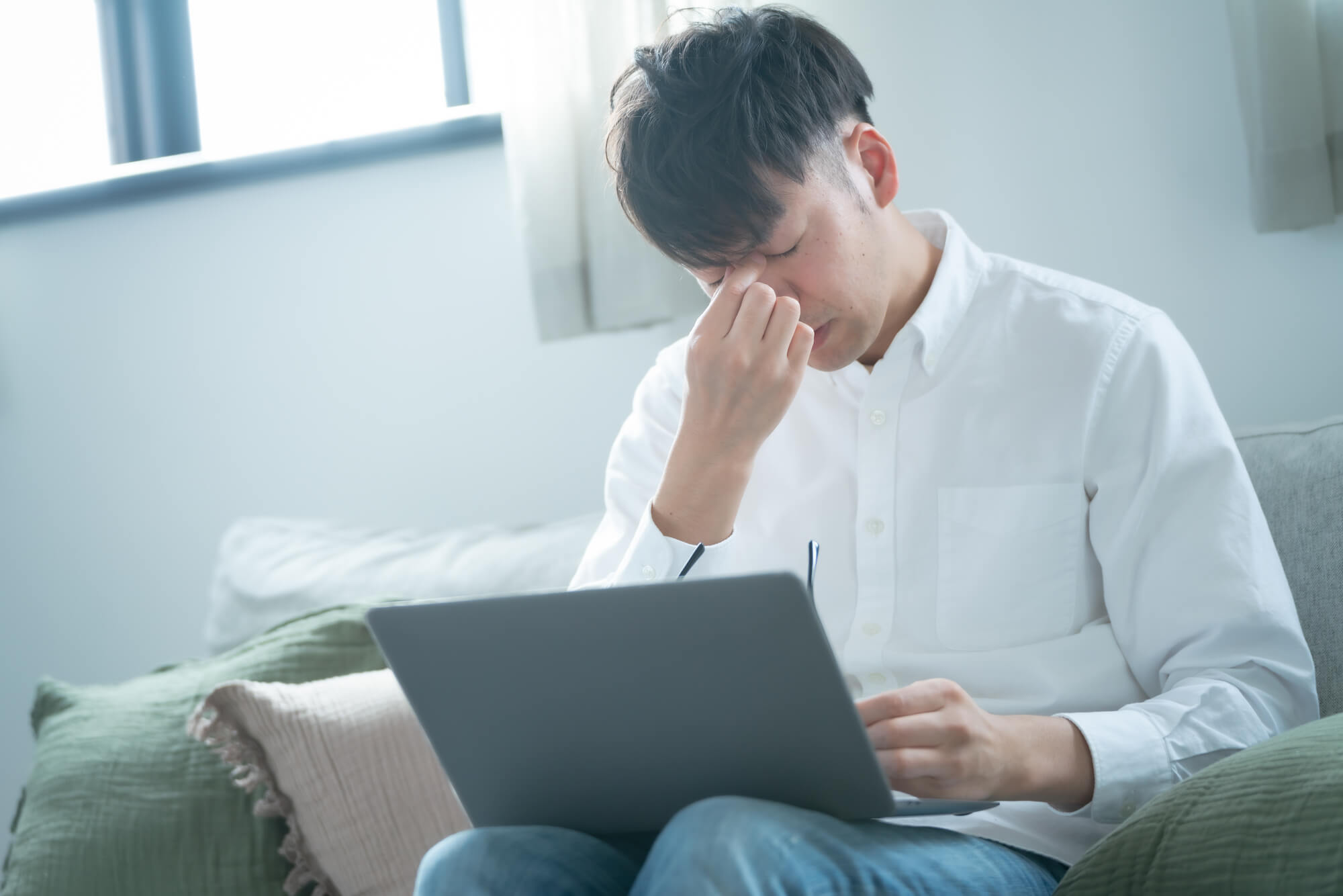 「ネット販売の始め方に悩む中小企業経営者」